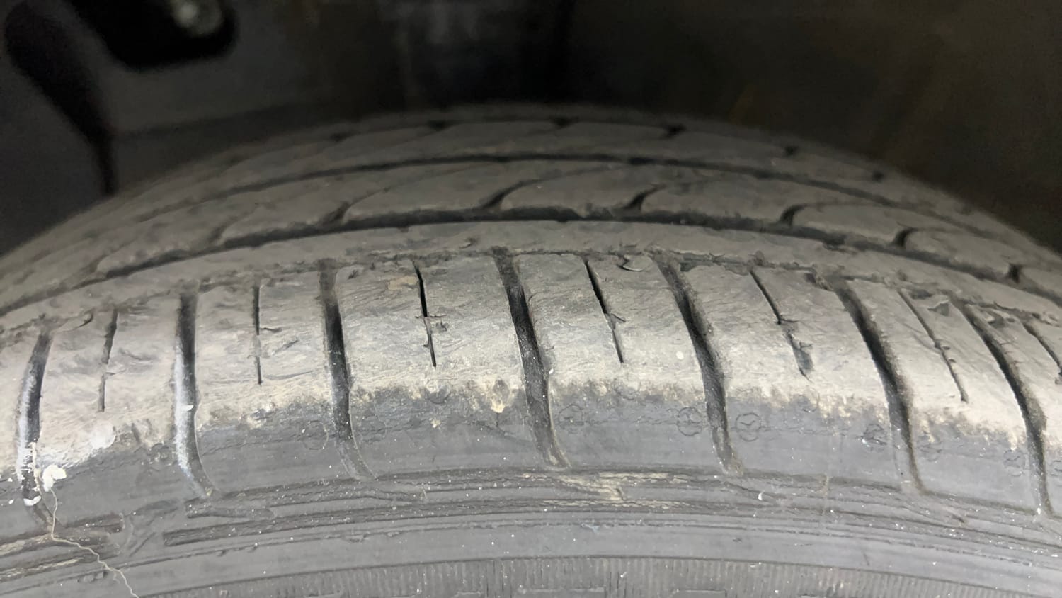 Used 2022 Hyundai Grand i10 Nios Asta AMT 1.2 Kappa VTVT Petrol Automatic tyres LEFT FRONT TYRE TREAD VIEW