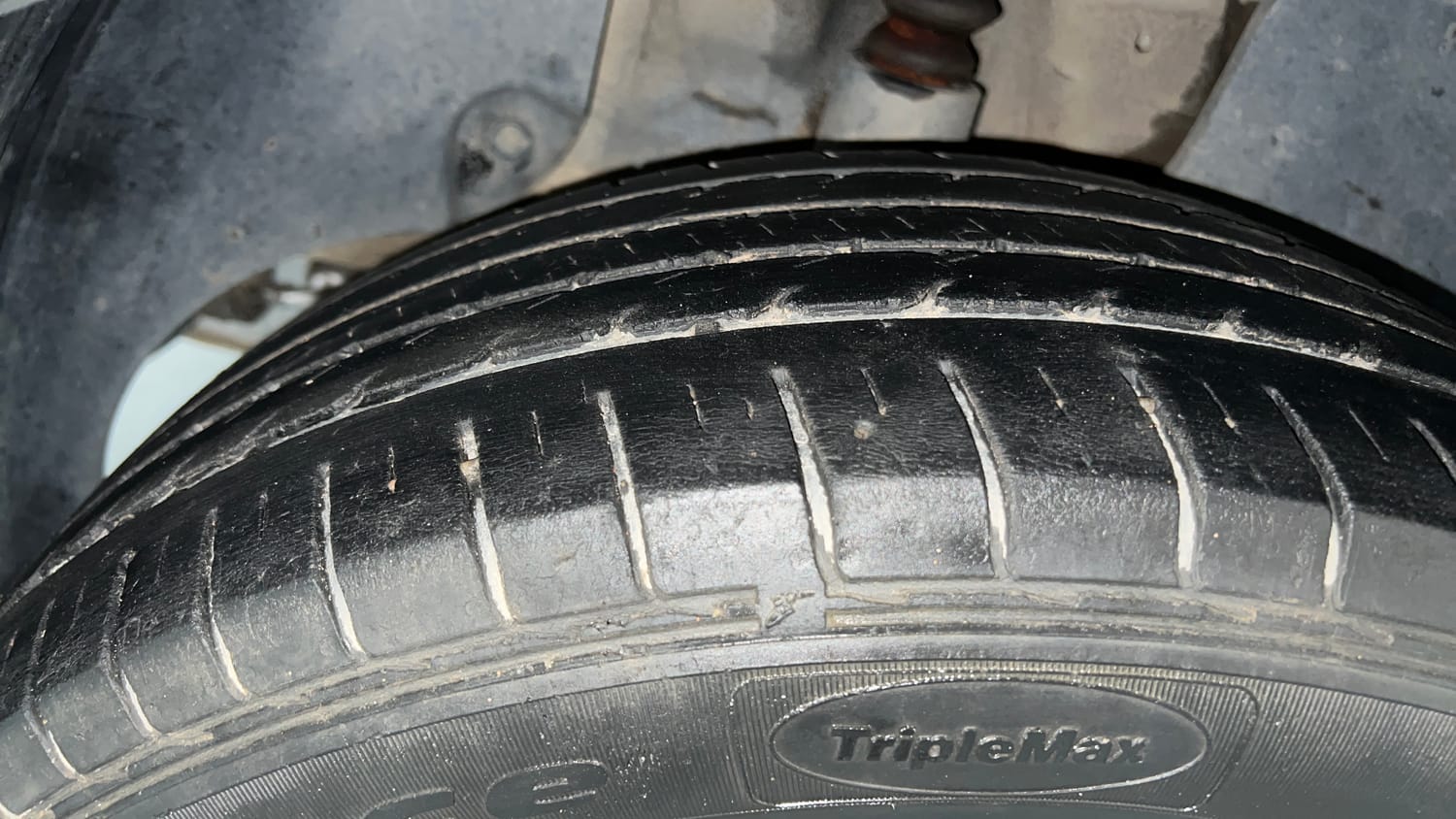 Used 2019 kia Seltos GTX Plus DCT 1.4 Petrol Automatic tyres RIGHT REAR TYRE TREAD VIEW
