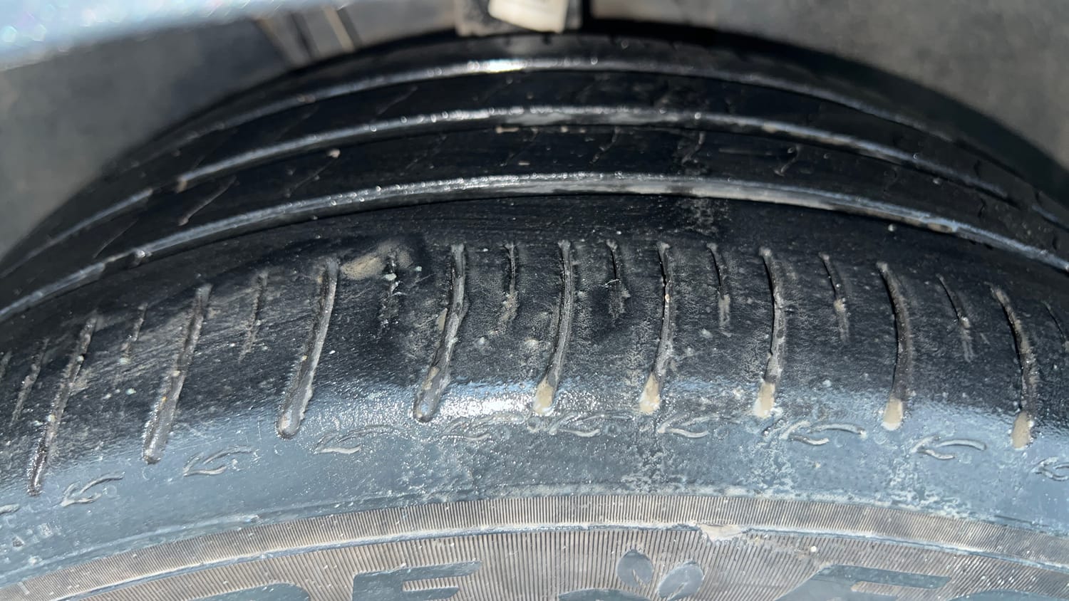 Used 2023 Volkswagen Virtus GT Plus 1.5 TSI EVO DSG Petrol Automatic tyres RIGHT FRONT TYRE TREAD VIEW