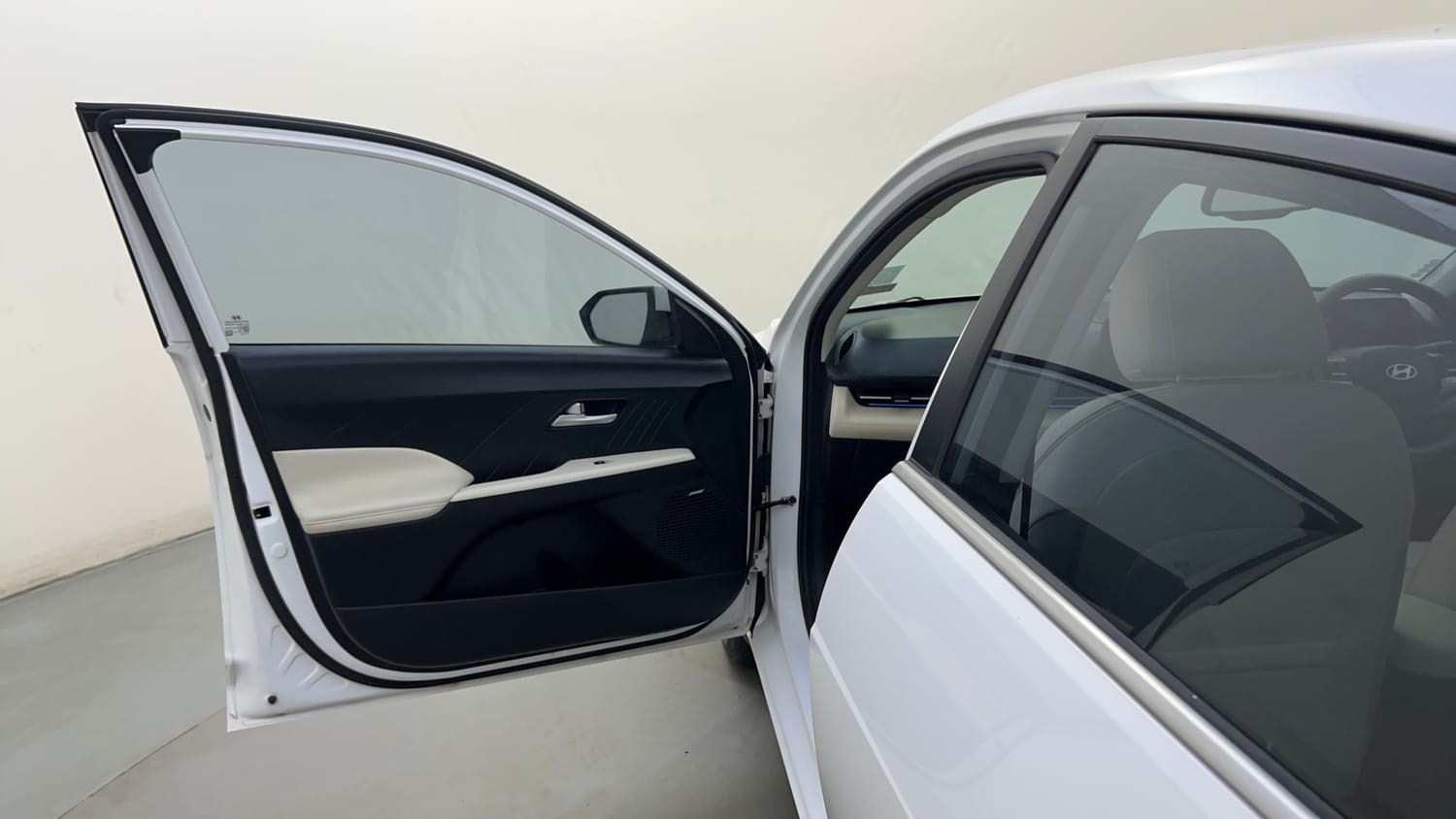 Used 2024 Hyundai Verna SX (O)1.5 Petrol MT Petrol Manual interior LEFT FRONT DOOR OPEN VIEW