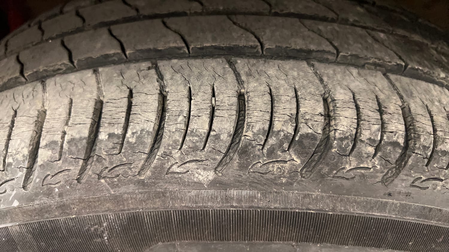 Used 2019 Maruti Suzuki Baleno Delta Petrol Manual tyres RIGHT FRONT TYRE TREAD VIEW
