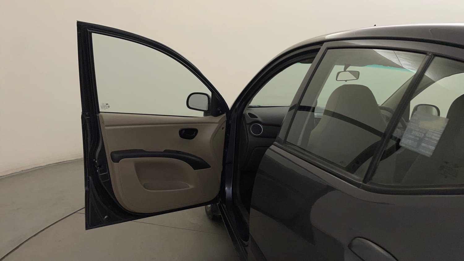 Used 2011 Hyundai i10 Era 1.1 iRDE2 Petrol Manual interior LEFT FRONT DOOR OPEN VIEW