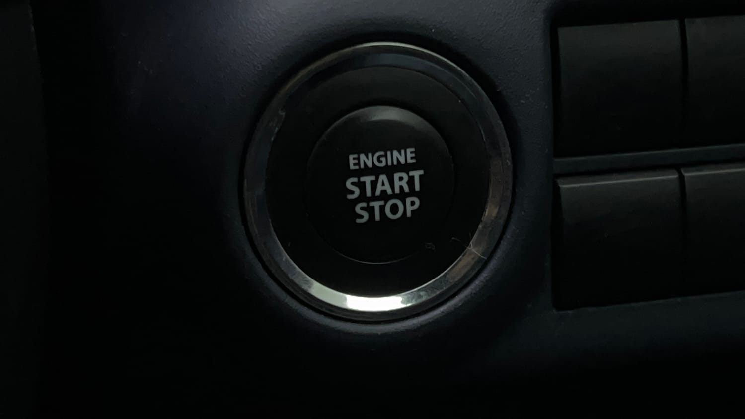 Used 2023 Maruti Suzuki Baleno Alpha MT Petrol Manual top_features Keyless start