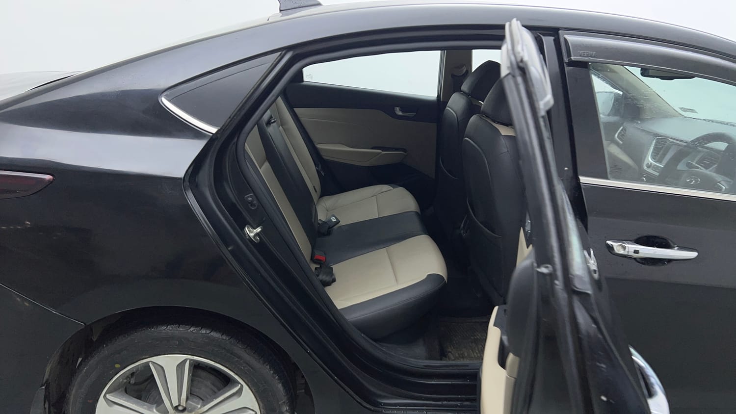 Used 2019 Hyundai Verna SX (O)1.6 VTVT Petrol Manual interior RIGHT SIDE REAR DOOR CABIN VIEW
