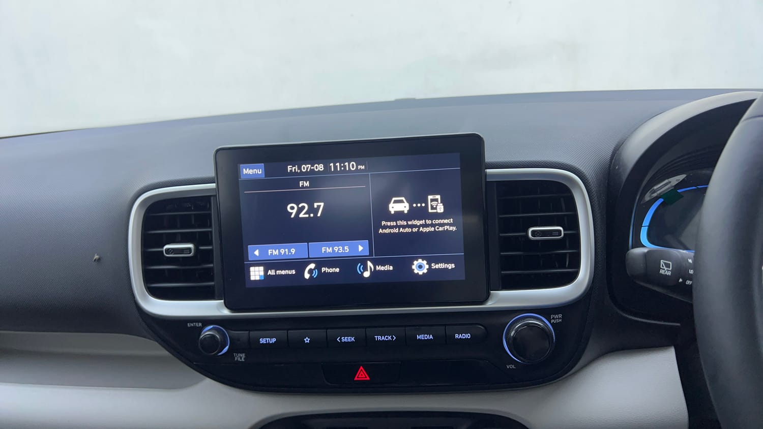 Used 2024 Hyundai Venue S (O) 1.0 Turbo DCT Petrol Automatic interior MUSIC SYSTEM & AC CONTROL VIEW