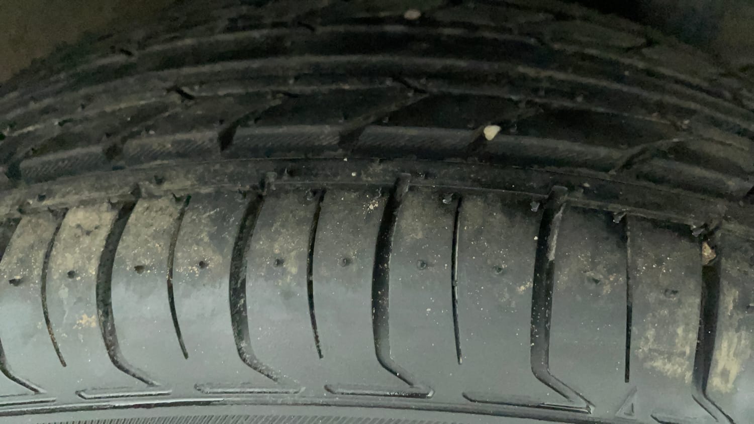Used 2018 Hyundai Elite i20 Sportz 1.2 Petrol Manual tyres LEFT REAR TYRE TREAD VIEW