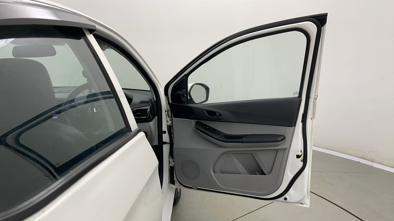 Used 2022 Tata Tiago XT Petrol Manual interior RIGHT FRONT DOOR OPEN VIEW