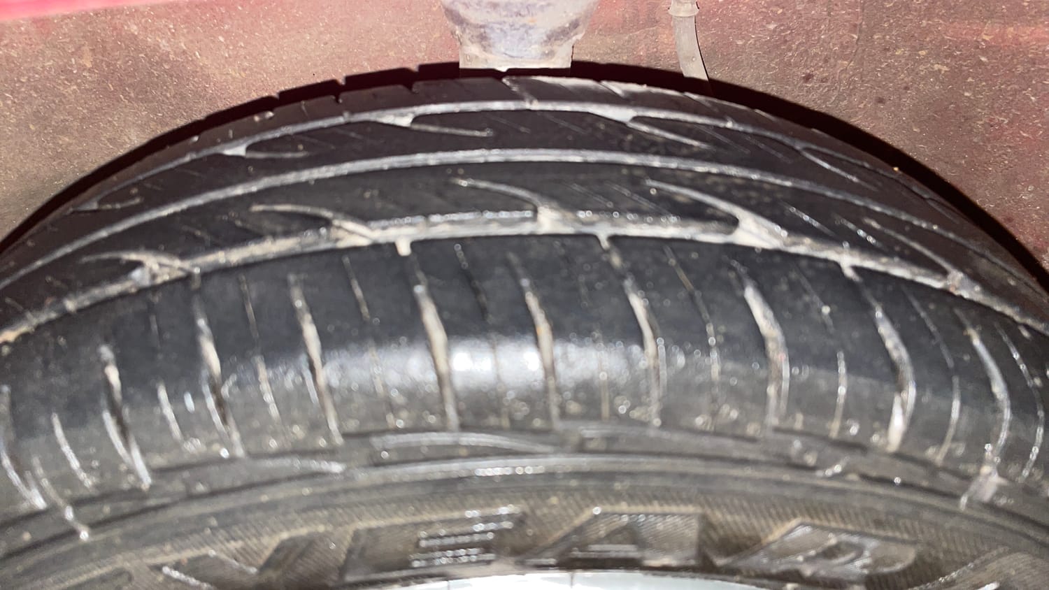 Used 2015 Maruti Suzuki Alto 800 Lxi Petrol Manual tyres LEFT FRONT TYRE TREAD VIEW