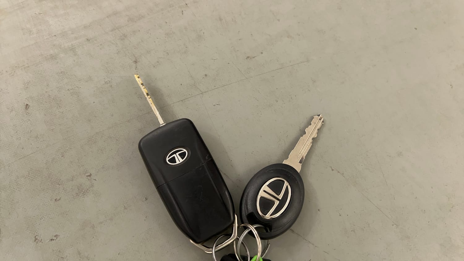 Used 2015 Tata Zest XT Petrol Petrol Manual extra CAR KEY VIEW