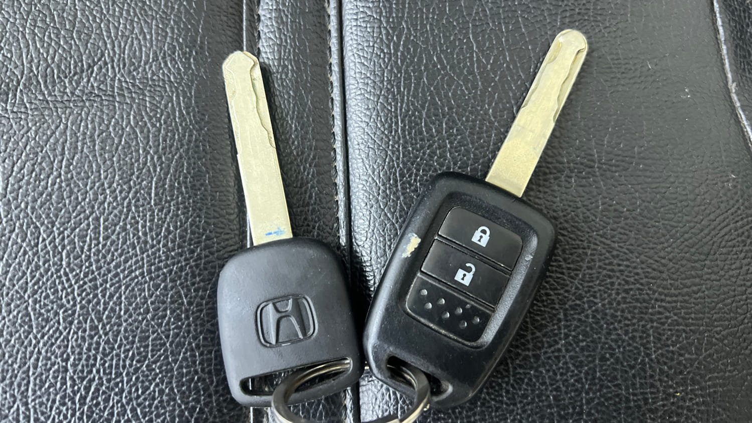 Used 2017 Honda WR-V VX MT Petrol Petrol Manual extra CAR KEY VIEW