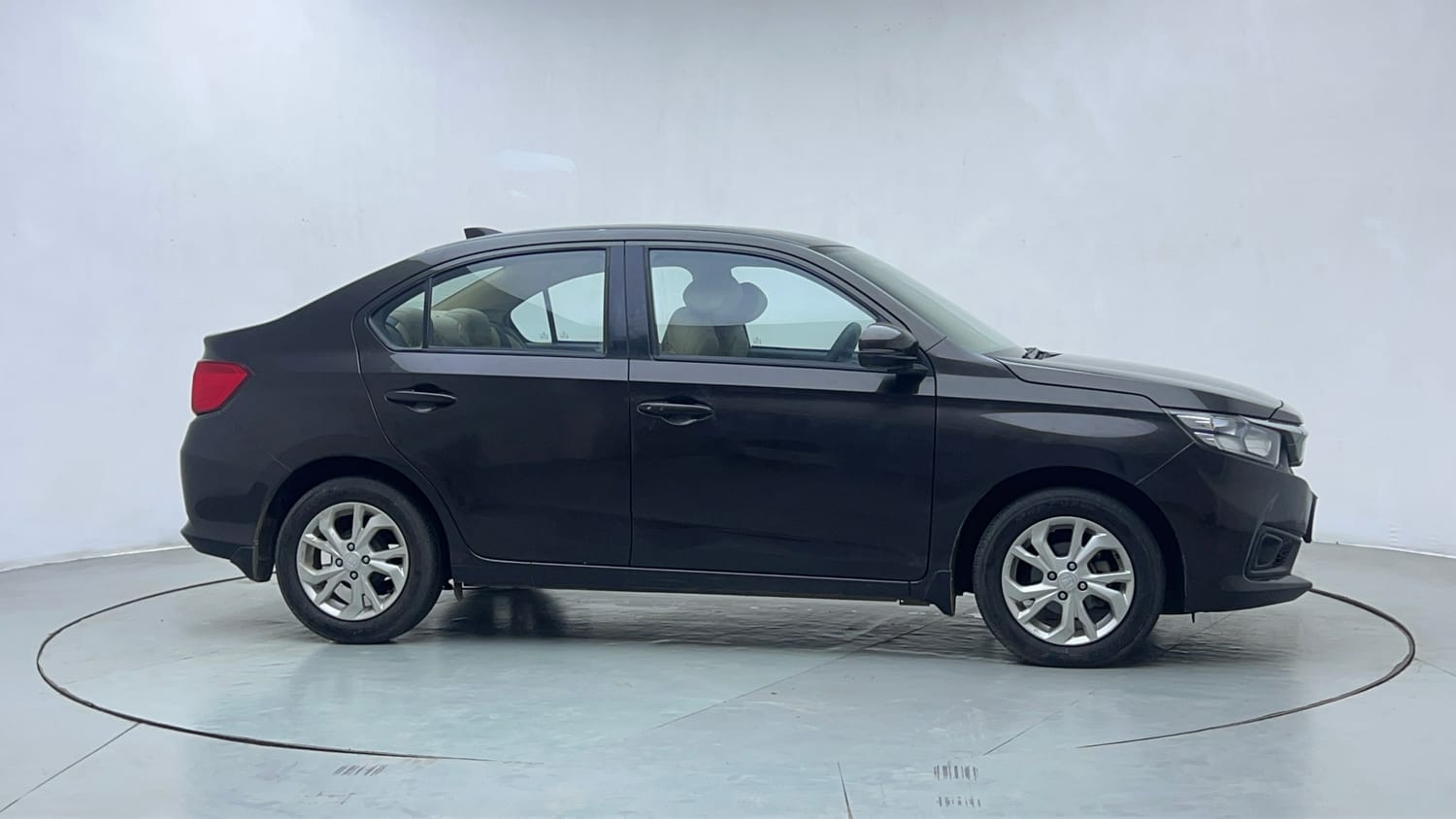 Used 2018 Honda Amaze 1.2 V CVT Petrol Petrol Automatic exterior RIGHT SIDE VIEW