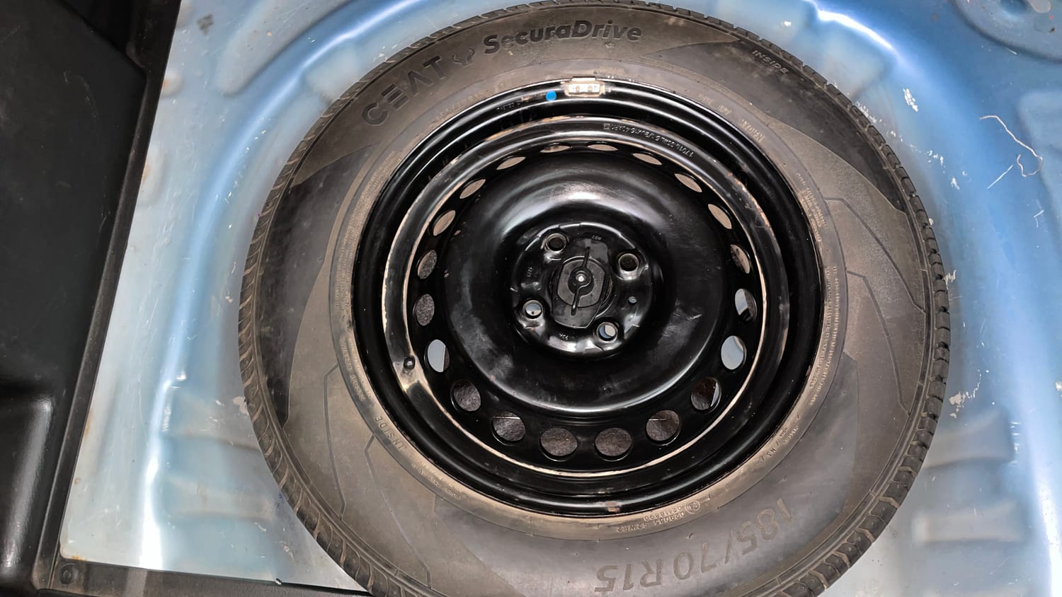 Used 2017 Maruti Suzuki Baleno Delta 1.2 Petrol Manual tyres SPARE TYRE VIEW