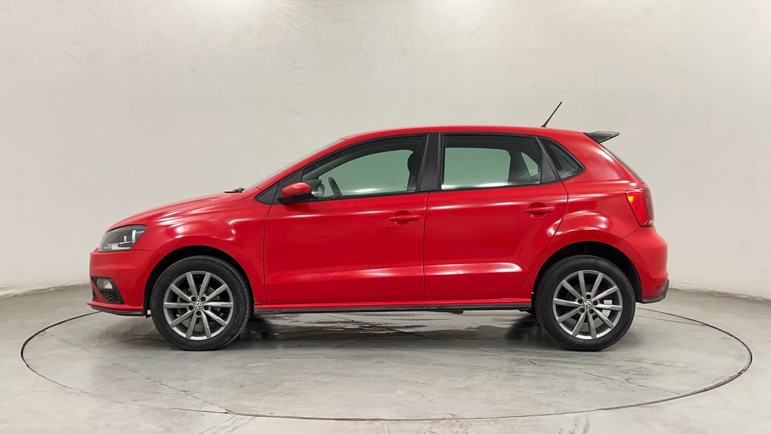 Used 2020 Volkswagen Polo Highline Plus 1.0L TSI Petrol Manual exterior LEFT SIDE VIEW