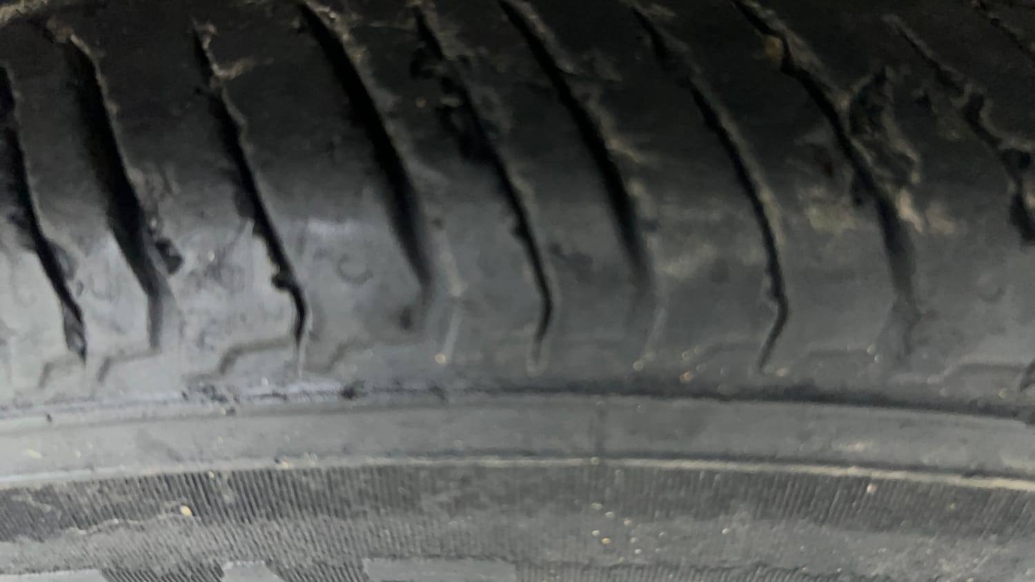 Used 2017 Volkswagen Polo GT TSI Petrol Automatic tyres RIGHT FRONT TYRE TREAD VIEW