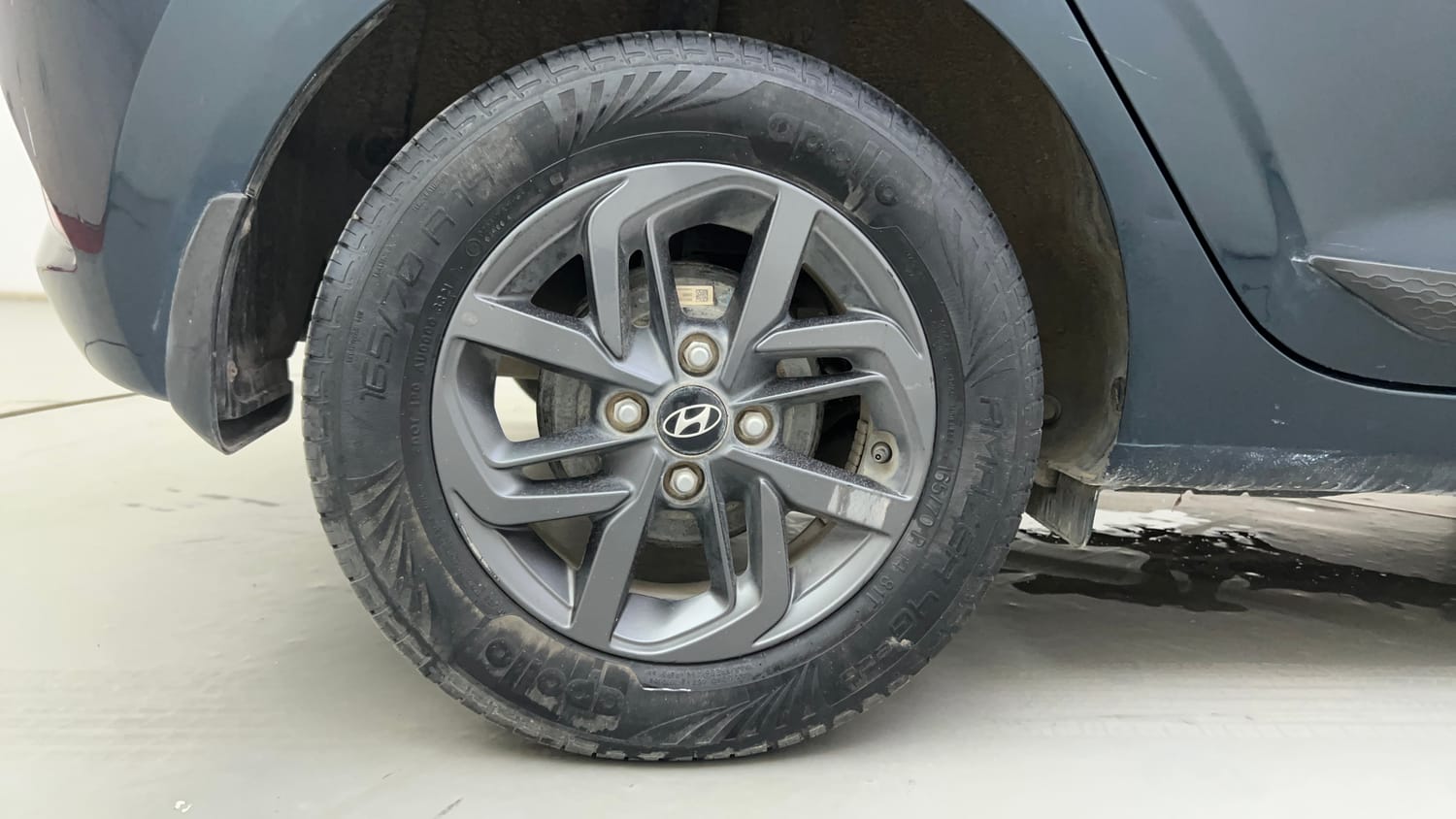 Used 2021 Hyundai Grand i10 Nios Sportz AMT 1.2 Kappa VTVT Petrol Automatic tyres RIGHT REAR TYRE RIM VIEW