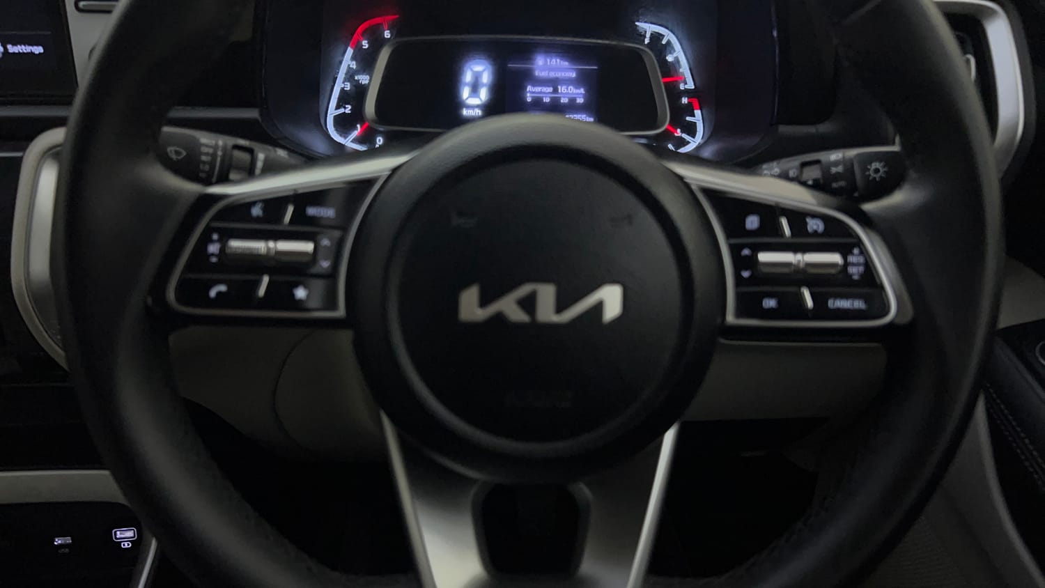 Used 2022 Kia Sonet HTX 1.5 Diesel Manual top_features Airbags