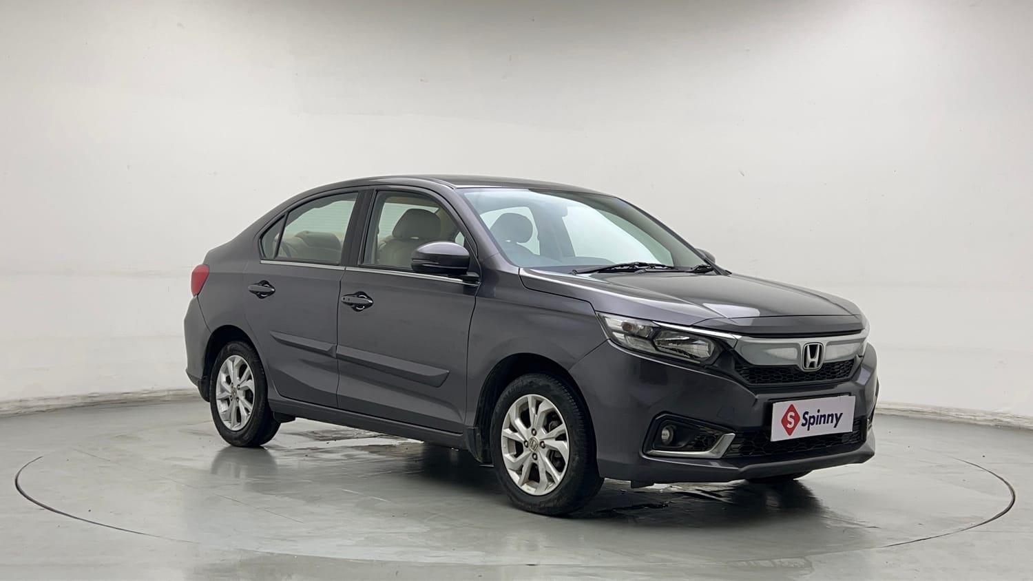 Used 2019 Honda Amaze 1.2 V MT Petrol Petrol Manual exterior RIGHT FRONT CORNER VIEW