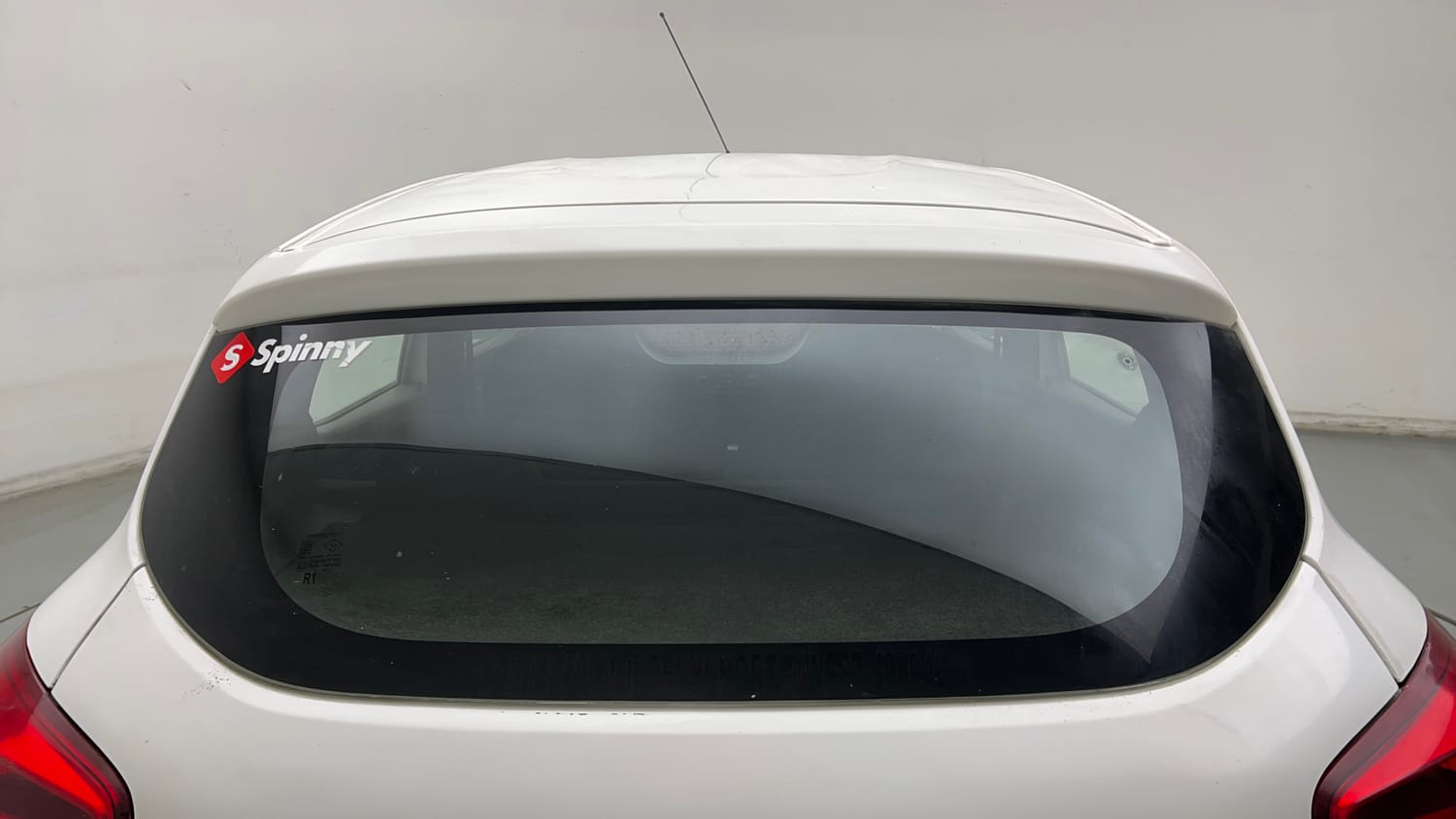 Used 2016 Renault Kwid RXT Petrol Manual exterior BACK WINDSHIELD VIEW