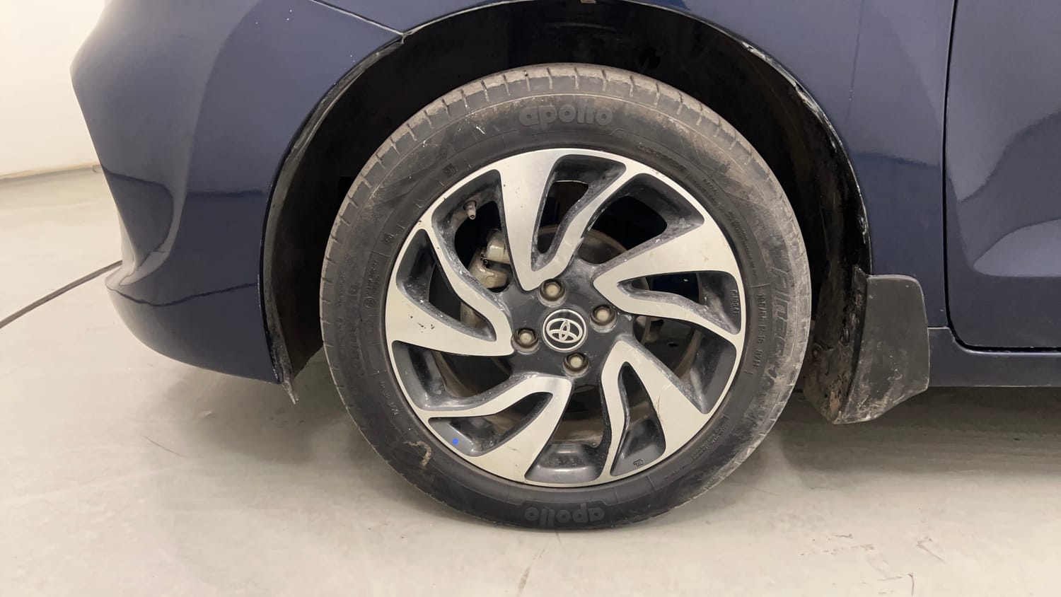 Used 2019 Toyota Glanza G CVT Petrol Automatic tyres LEFT FRONT TYRE RIM VIEW
