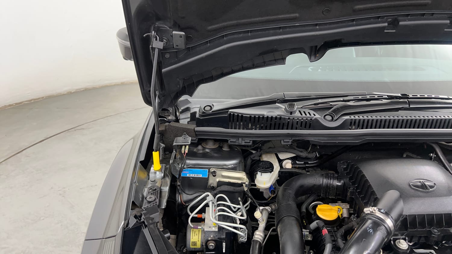Used 2023 Tata Nexon Fearless Plus S 1.2 Revotron Petrol 6MT DT Petrol Manual engine ENGINE RIGHT SIDE HINGE & APRON VIEW
