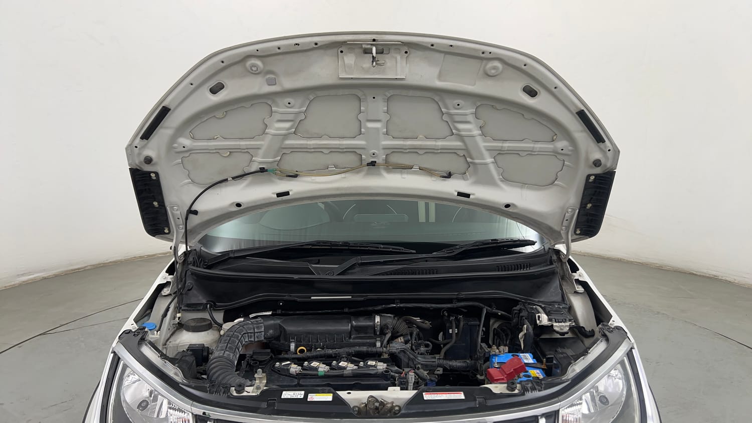 Used 2022 Maruti Suzuki Ignis Zeta 1.2 MT Petrol Manual engine ENGINE & BONNET OPEN FRONT VIEW