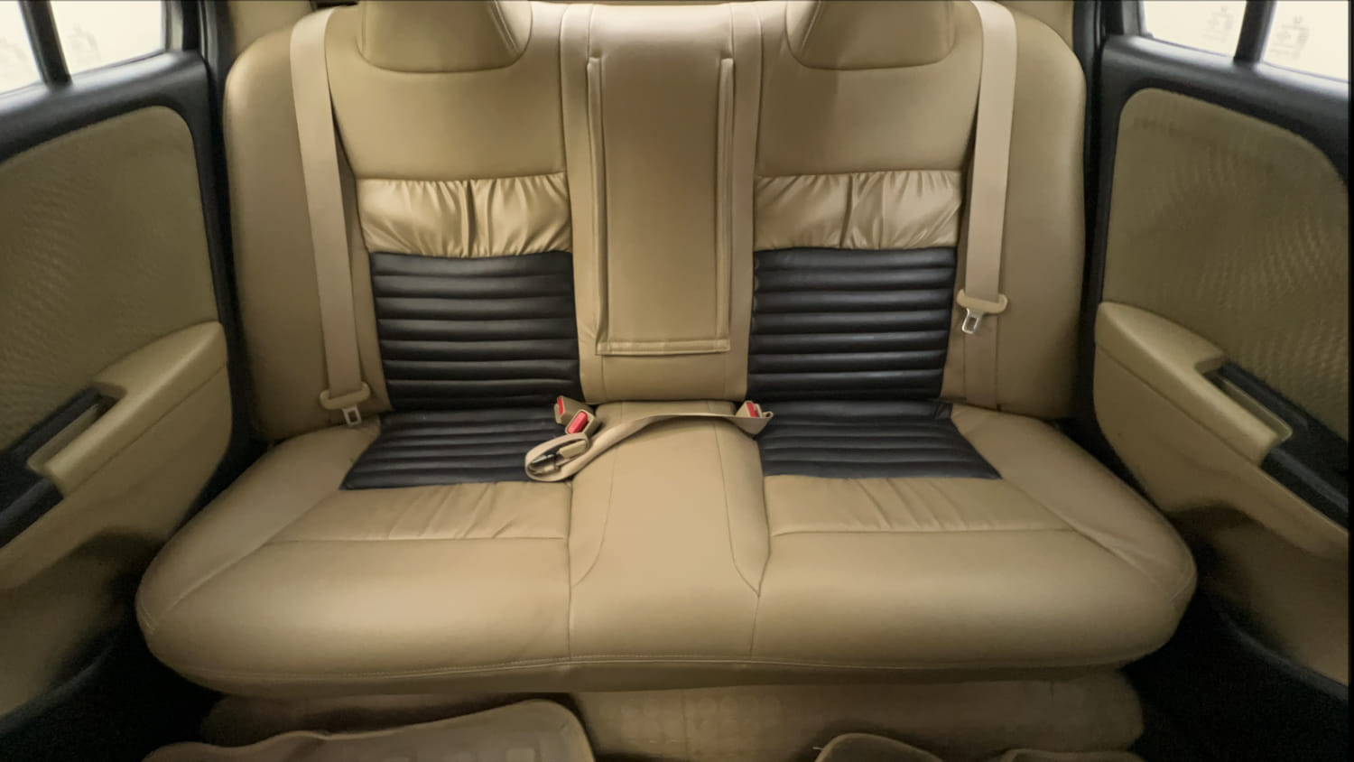 Used 2015 Honda City S Diesel Diesel Manual interior REAR SEAT CONDITION VIEW