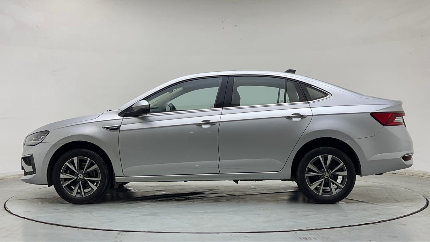 Used 2023 Skoda Slavia Style 1.5L TSI MT Petrol Manual exterior LEFT SIDE VIEW