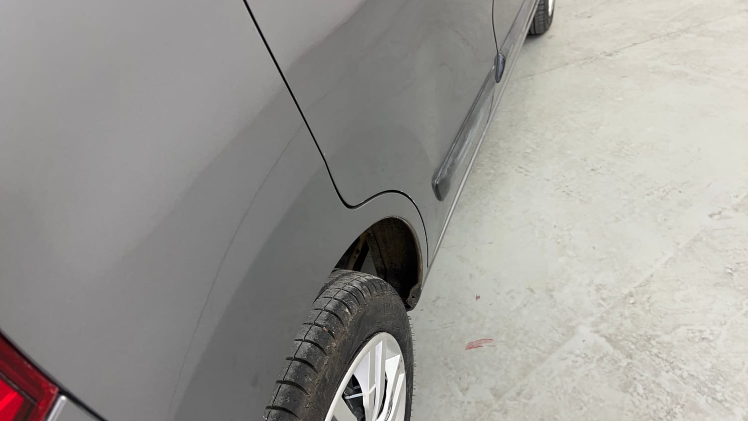 Used 2015 Maruti Suzuki Wagon R VXI Petrol Manual dents MINOR SCRATCH