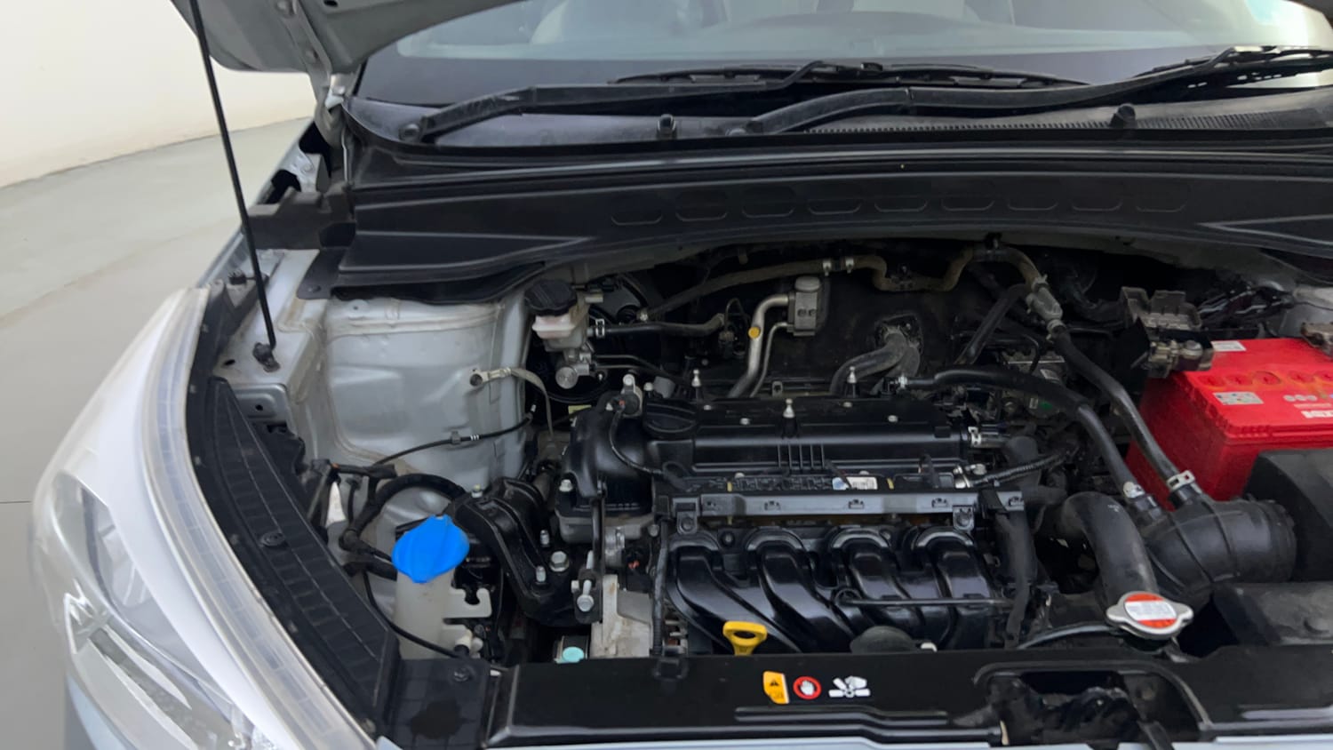 Used 2019 Hyundai Creta E Plus 1.6 Petrol Petrol Manual engine ENGINE RIGHT SIDE HINGE & APRON VIEW