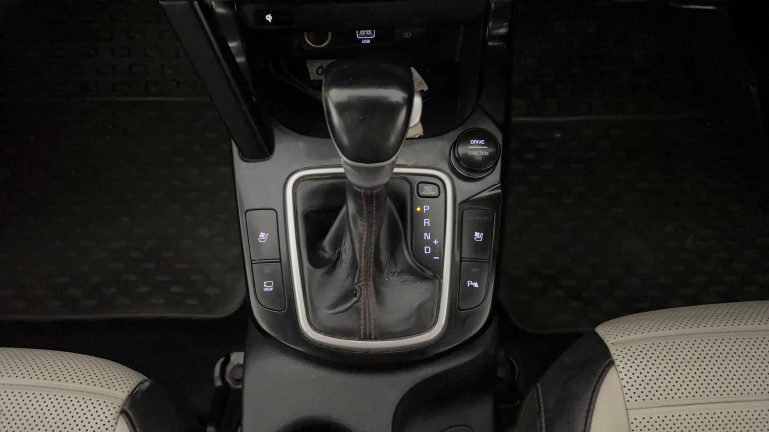 Used 2019 kia Seltos GTX Plus DCT 1.4 Petrol Automatic interior GEAR  KNOB VIEW