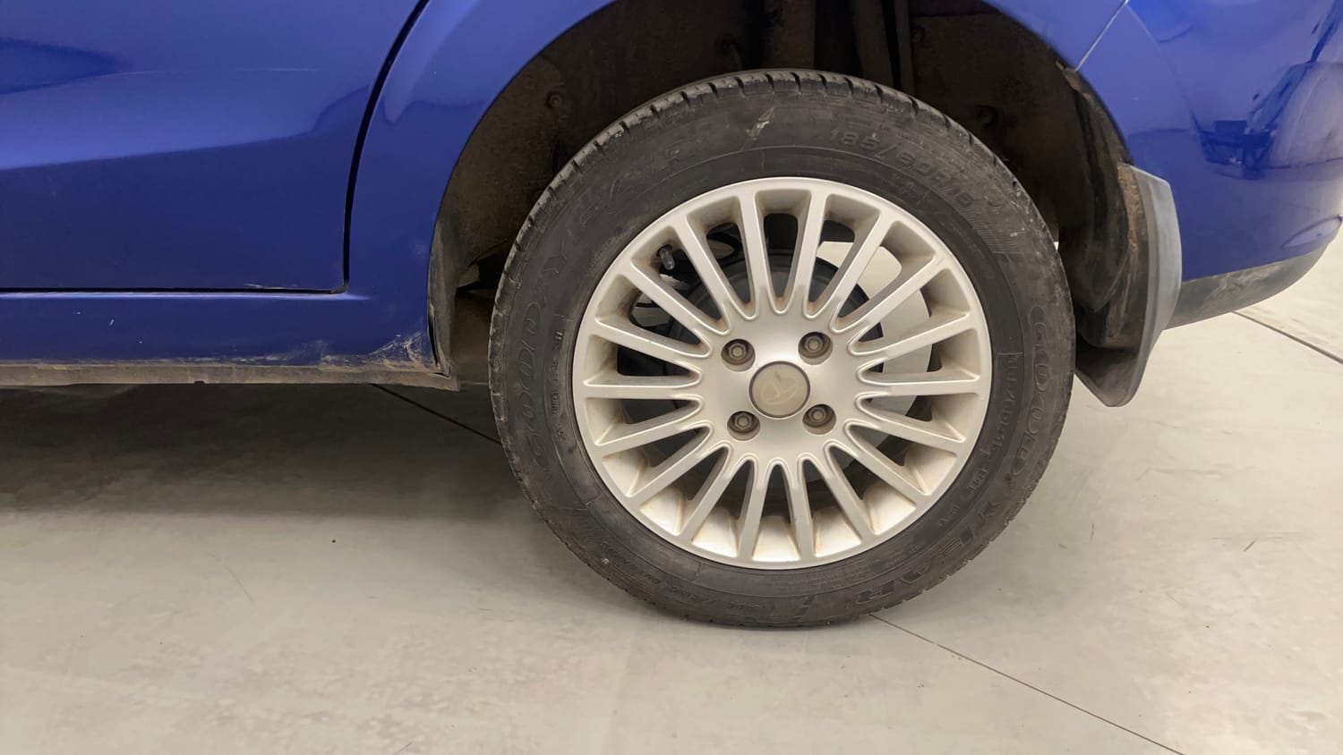 Used 2015 Tata Zest XT Petrol Petrol Manual tyres LEFT REAR TYRE RIM VIEW