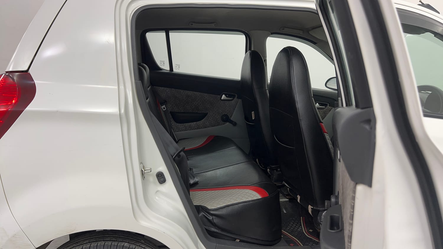 Used 2018 Maruti Suzuki Alto 800 LXi Petrol Manual interior RIGHT SIDE REAR DOOR CABIN VIEW