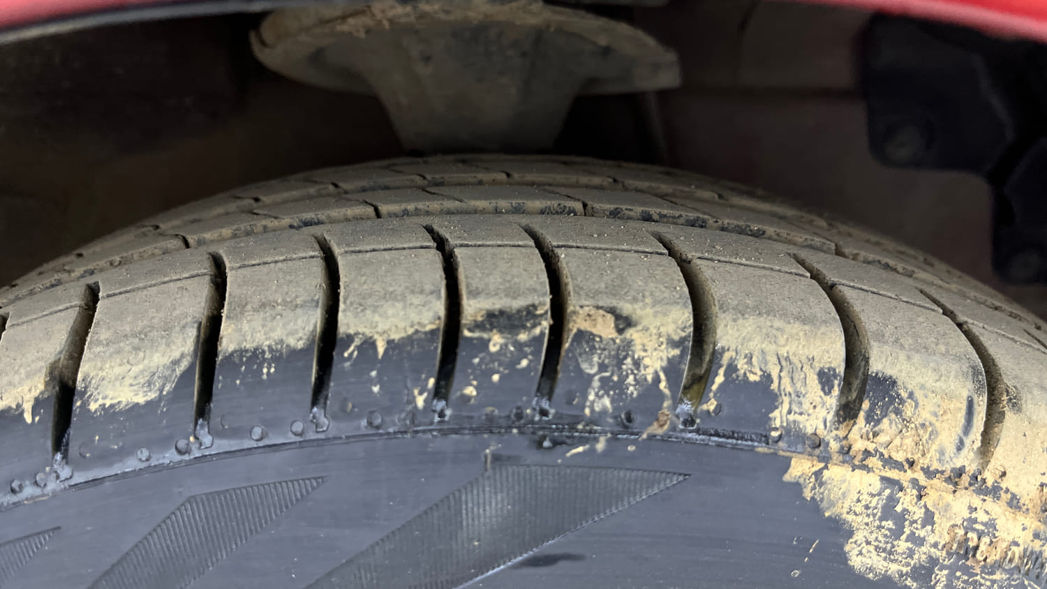 Used 2014 Hyundai Eon Magna Petrol Manual tyres RIGHT FRONT TYRE TREAD VIEW