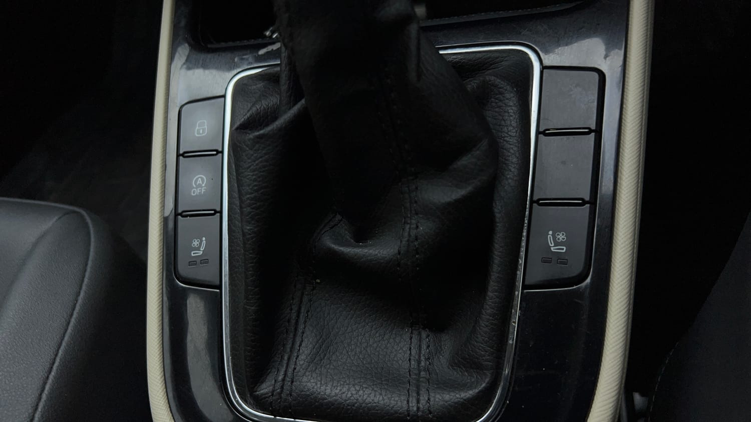 Used 2023 Skoda Slavia Style 1.5L TSI DSG Petrol Automatic top_features Ventilated seats