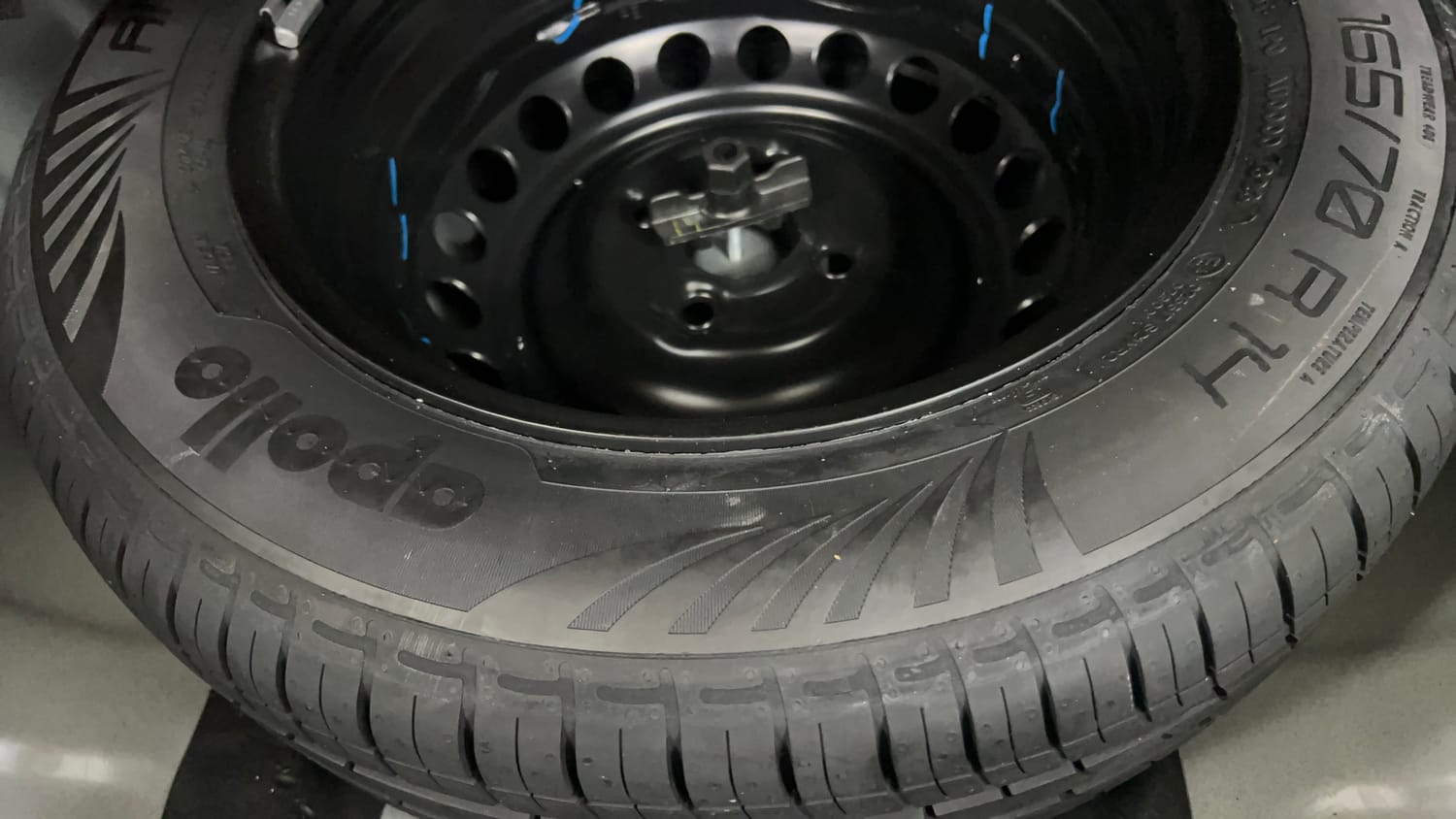 Used 2023 Hyundai Aura SX 1.2 CNG Cng Manual tyres SPARE TYRE VIEW