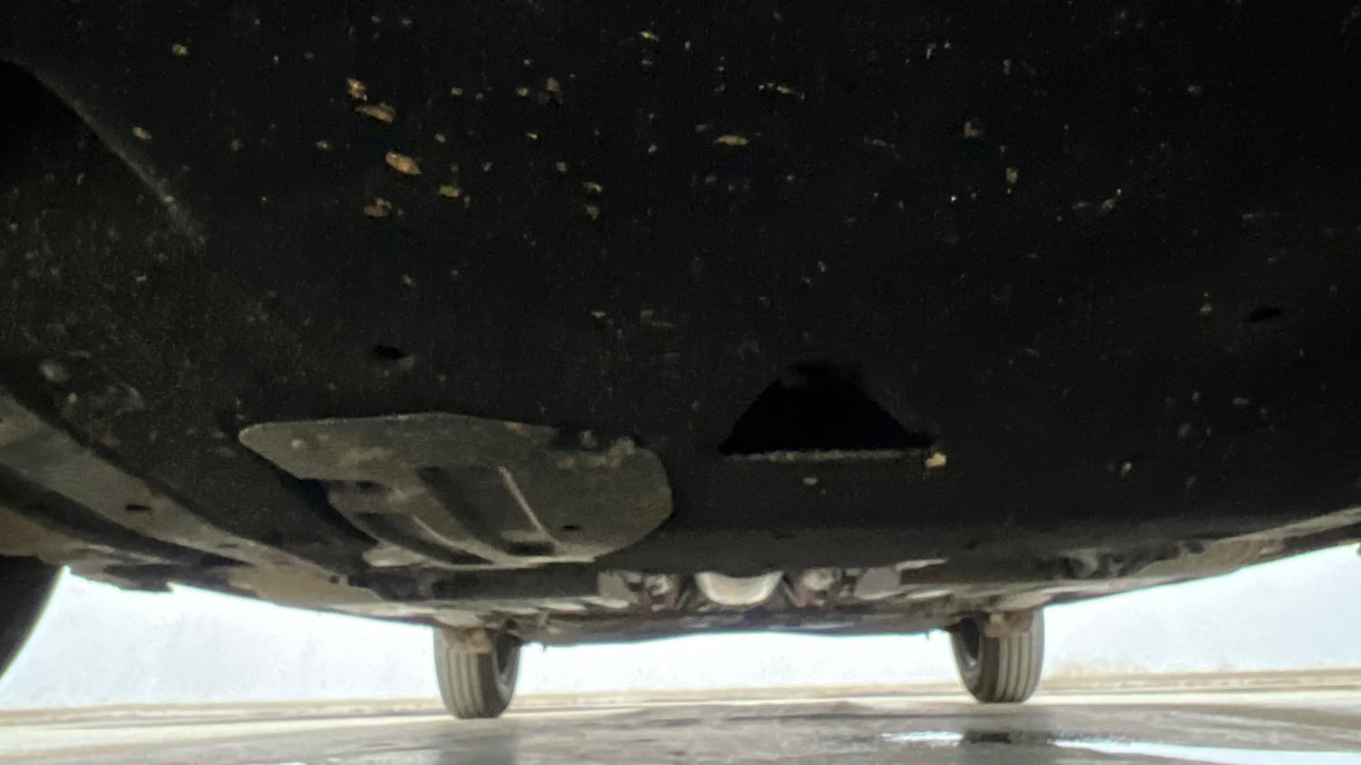 Used 2024 Maruti Suzuki Swift VXi Petrol Manual extra FRONT LEFT UNDERBODY VIEW