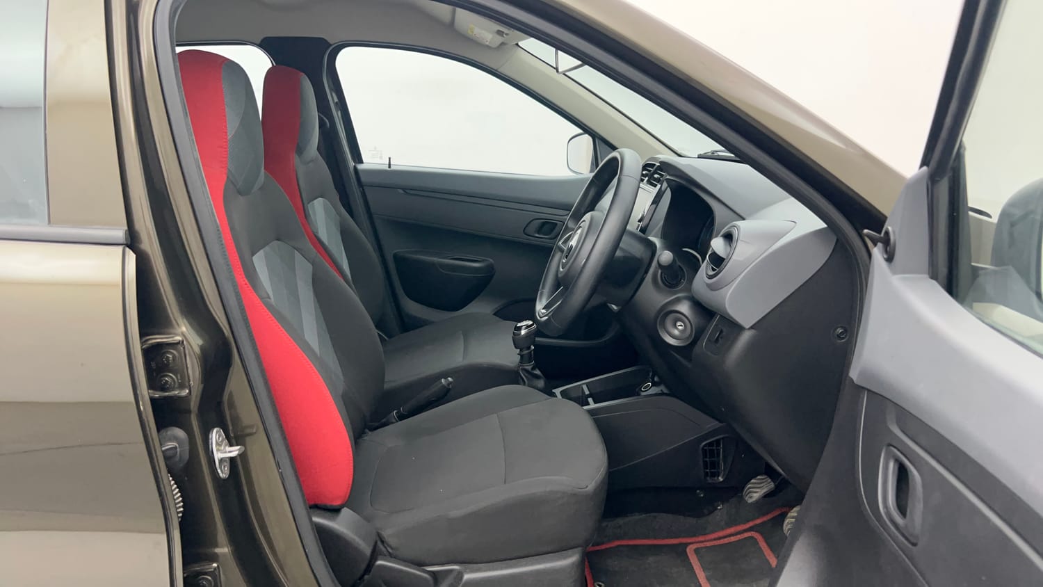 Used 2022 Renault Kwid RXT 0.8 Petrol Manual interior RIGHT SIDE FRONT DOOR CABIN VIEW