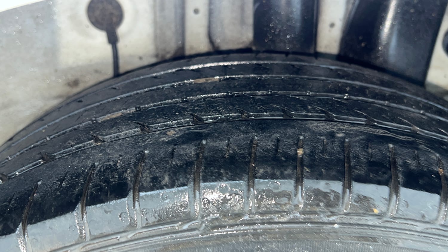 Used 2019 Hyundai Elite i20 Asta 1.2 (O) Petrol Manual tyres LEFT REAR TYRE TREAD VIEW
