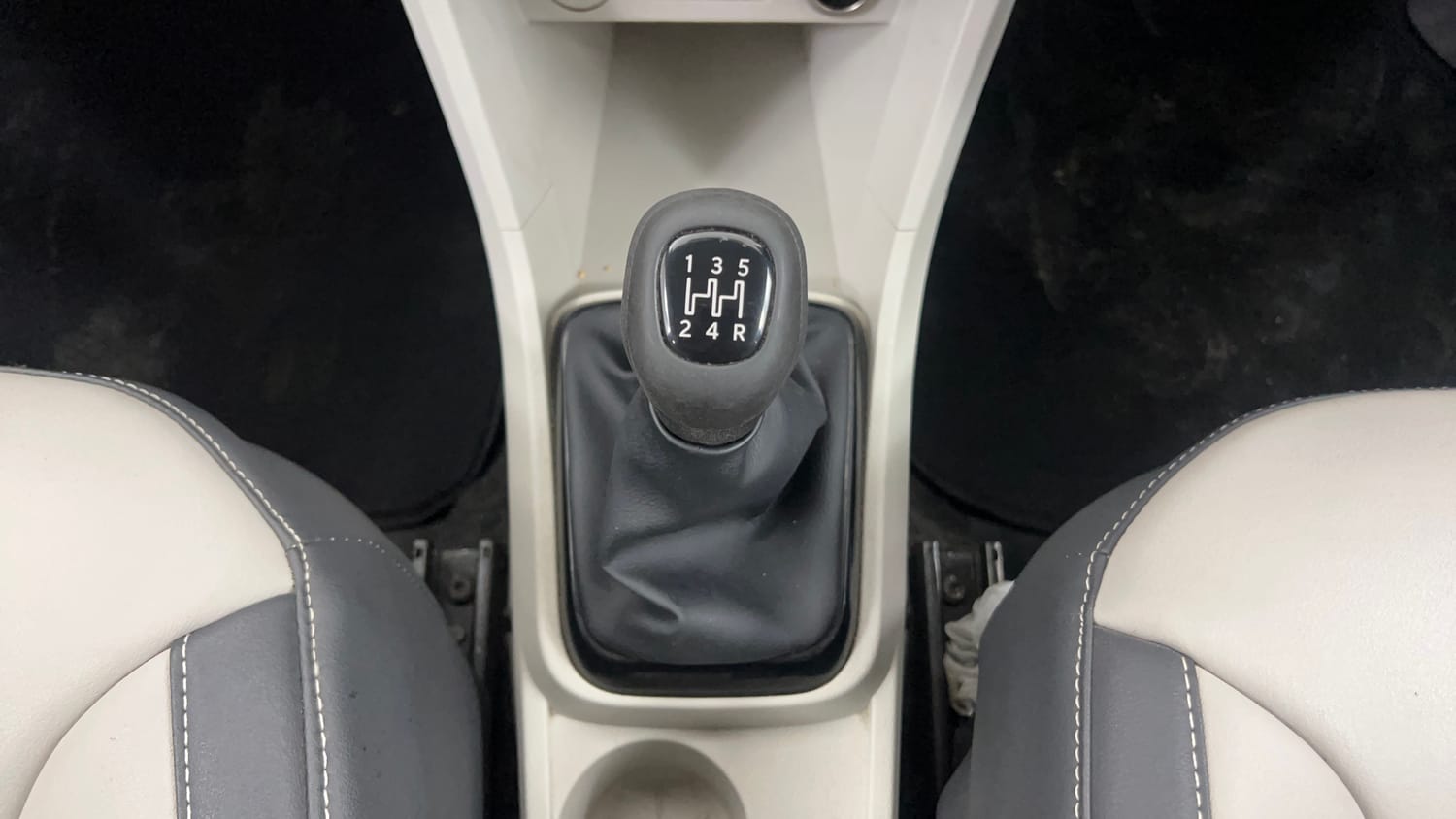 Used 2022 Tata Tiago XZ Plus CNG Cng Manual interior GEAR  KNOB VIEW