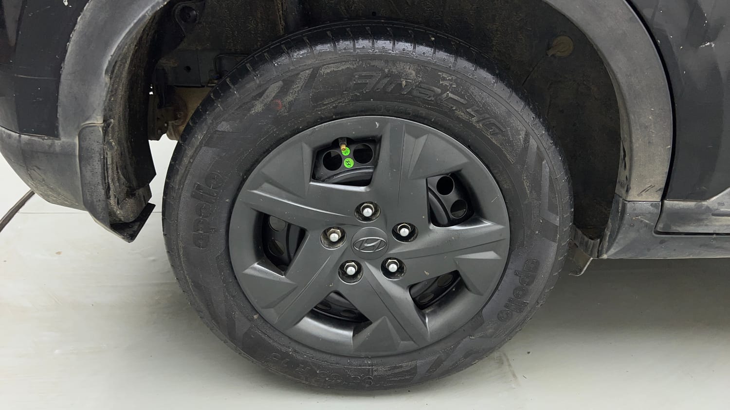 Used 2024 Hyundai Venue SX 1.2 Petrol Petrol Manual tyres RIGHT REAR TYRE RIM VIEW
