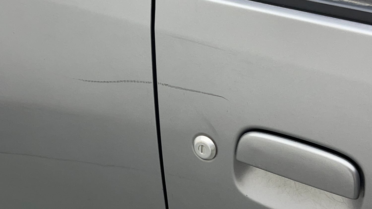 Used 2013 Maruti Suzuki Wagon R VXI Petrol Manual dents MINOR SCRATCH