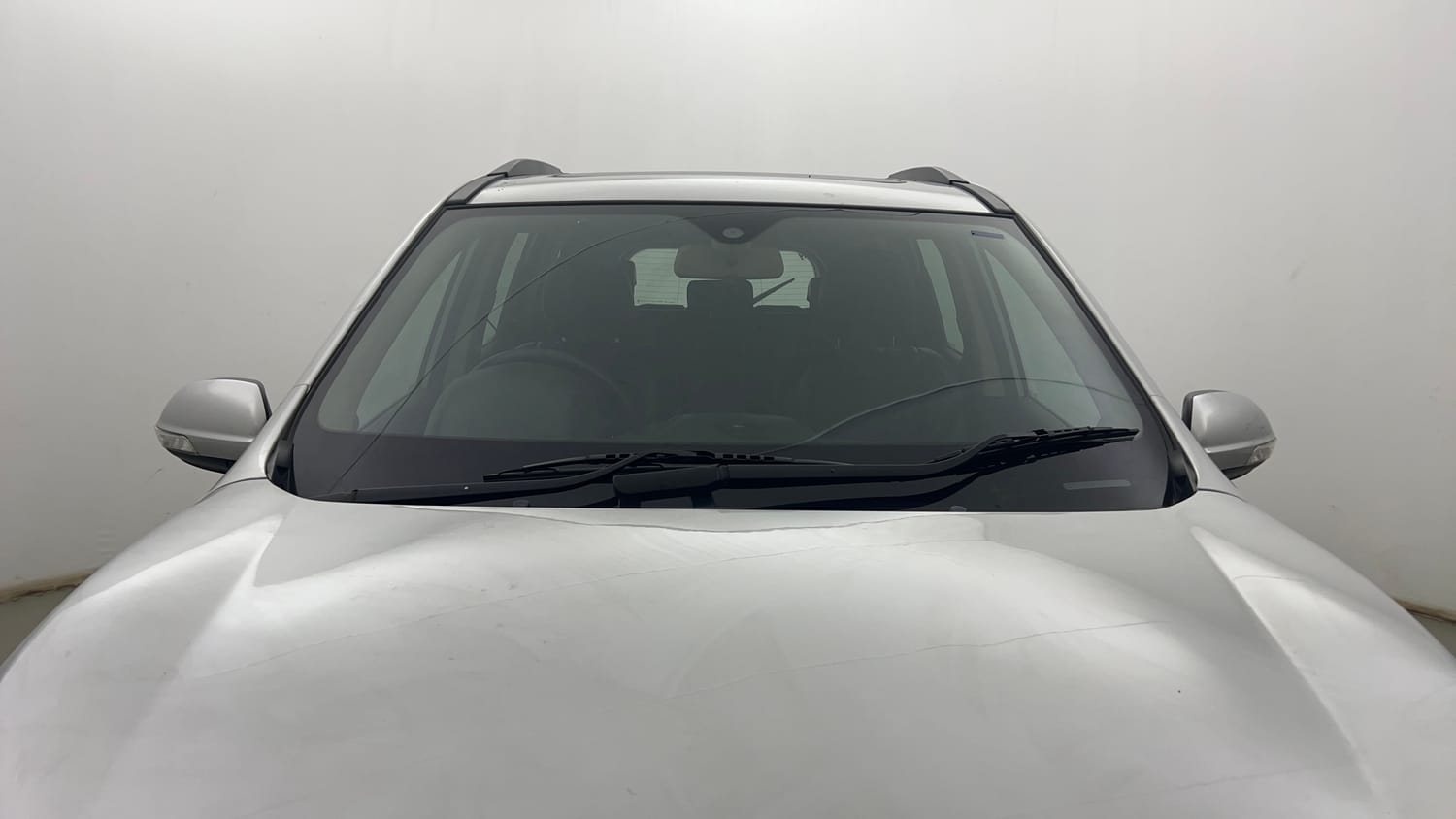 Used 2017 Mahindra XUV500 W10 AT Black Interiors Diesel Automatic exterior FRONT WINDSHIELD VIEW