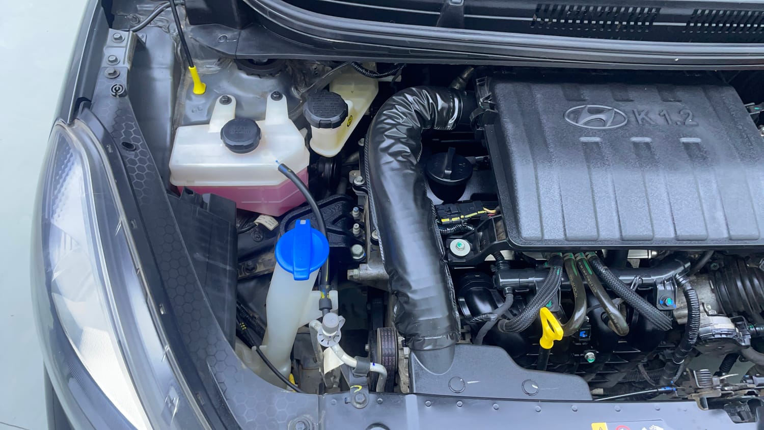 Used 2023 Hyundai Aura SX 1.2 CNG Cng Manual engine ENGINE RIGHT SIDE VIEW