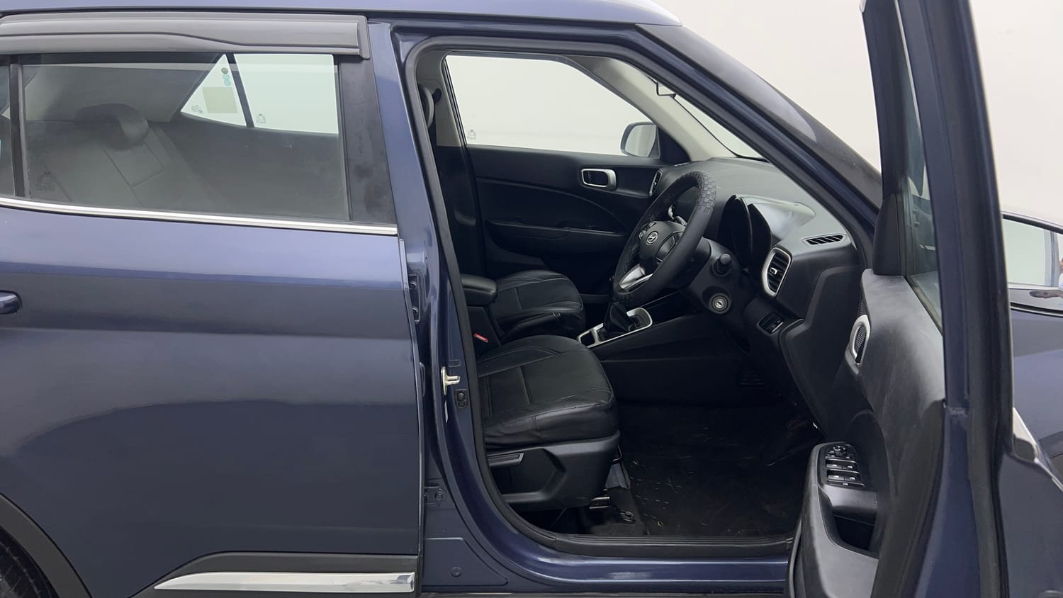 Used 2021 Hyundai Venue S Plus 1.2 Petrol Petrol Manual interior RIGHT SIDE FRONT DOOR CABIN VIEW