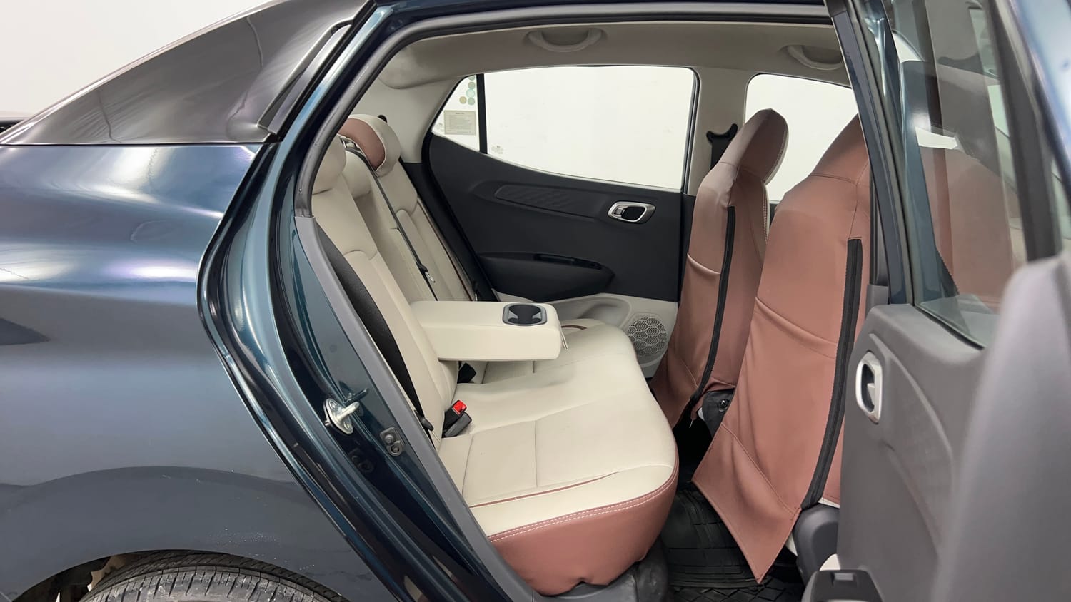 Used 2023 Hyundai Aura SX 1.2 CNG Cng Manual interior RIGHT SIDE REAR DOOR CABIN VIEW