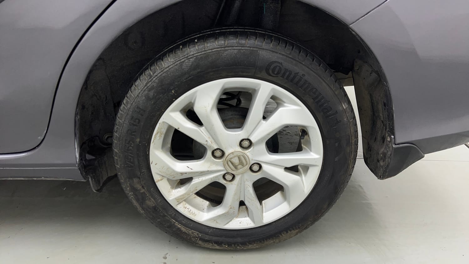 Used 2019 Honda Amaze 1.2 V MT Petrol Petrol Manual tyres LEFT REAR TYRE RIM VIEW