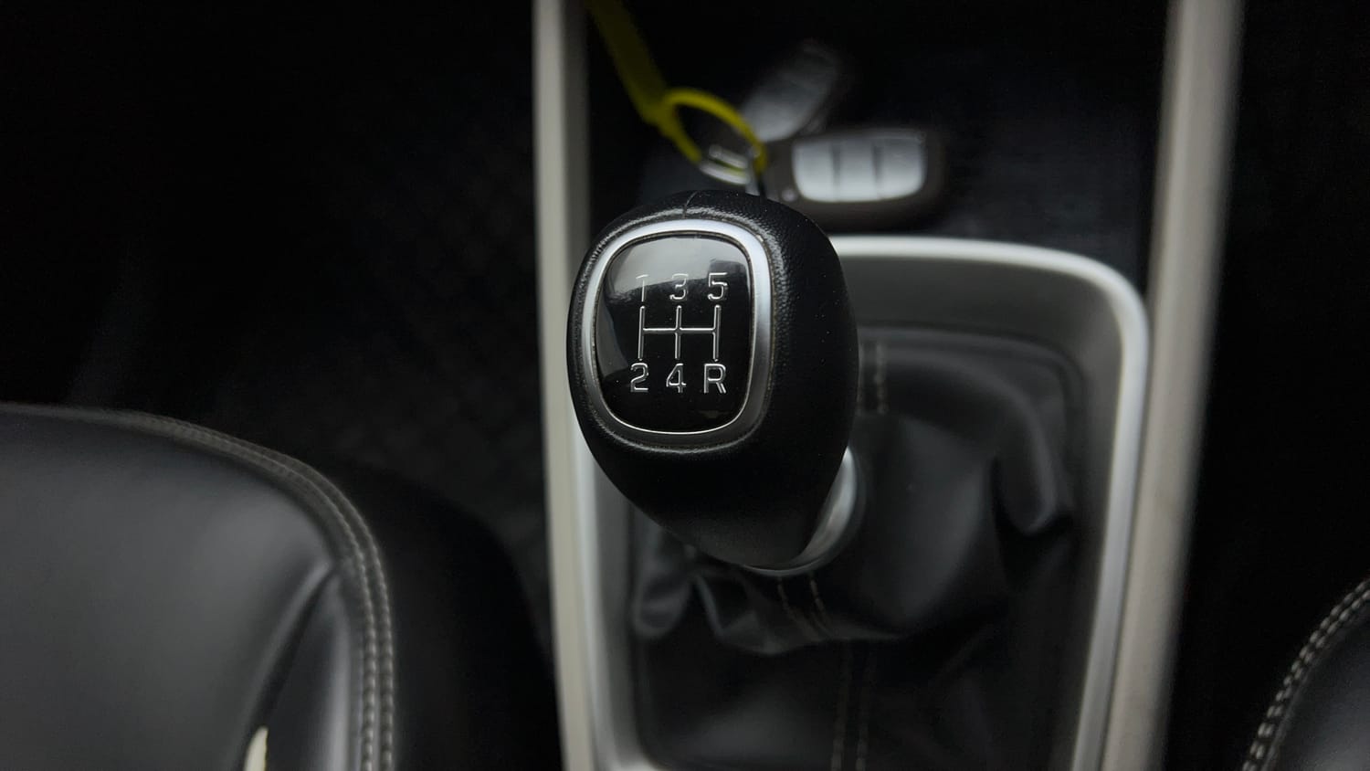 Used 2024 Hyundai Venue SX 1.2 Petrol Petrol Manual interior GEAR  KNOB VIEW