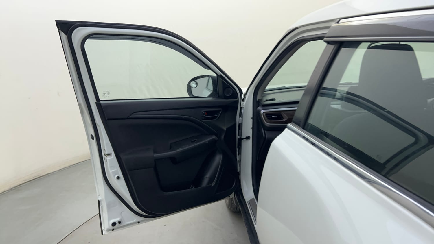 Used 2025 Maruti Suzuki Brezza Vxi AT Petrol Automatic interior LEFT FRONT DOOR OPEN VIEW