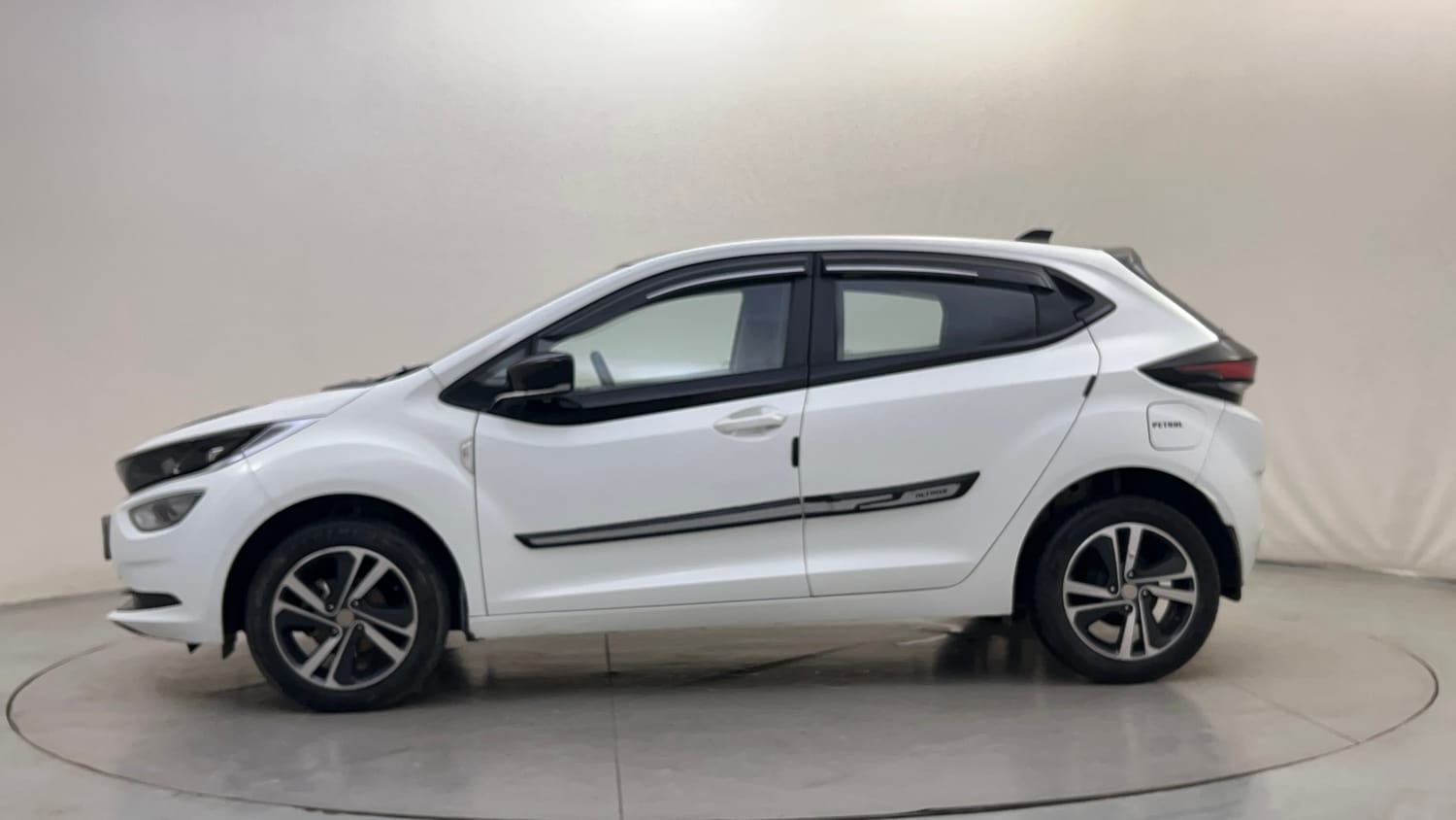Used 2024 Tata Altroz XZA Plus (S) Petrol Automatic exterior LEFT SIDE VIEW