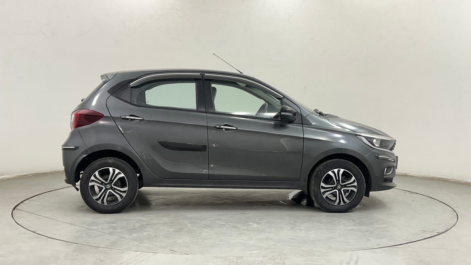 Used 2022 Tata Tiago XZ Plus CNG Cng Manual exterior RIGHT SIDE VIEW